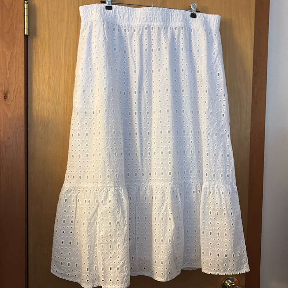 Time and Tru White Eyelet Tiered Midi Skirt